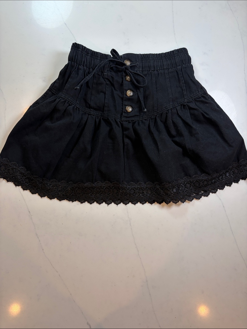 Black Lace-Hem skirt